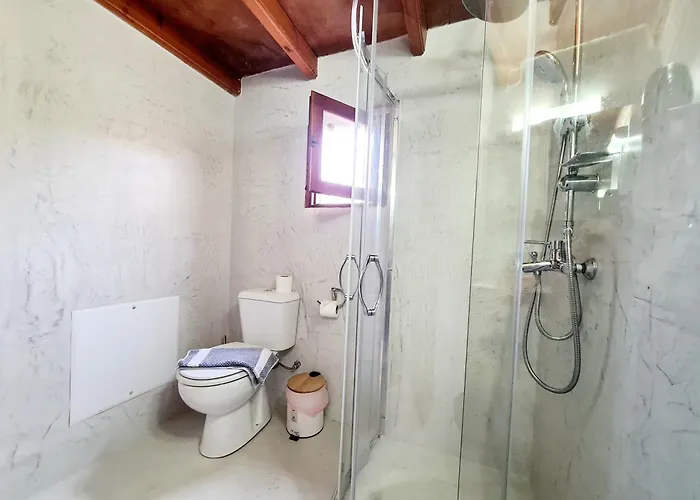 Shades Of Wood Old Town *