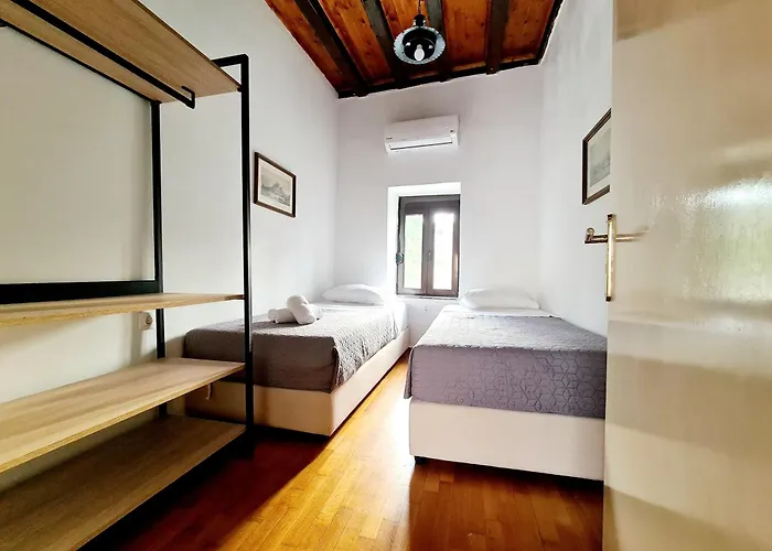 Shades Of Wood Old Town Lejlighed *