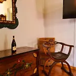 דירה Shades Of Wood Old Town
