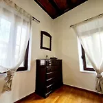 Appartement Shades Of Wood Old Town Rhodes City